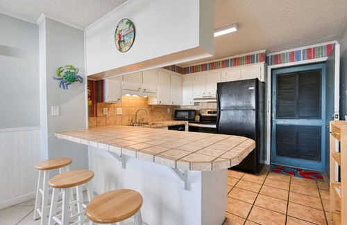 North Myrtle Beach Condominio | Direct Oceanfront, Cherry Grove, Elevator, 2 Bedroom Condo