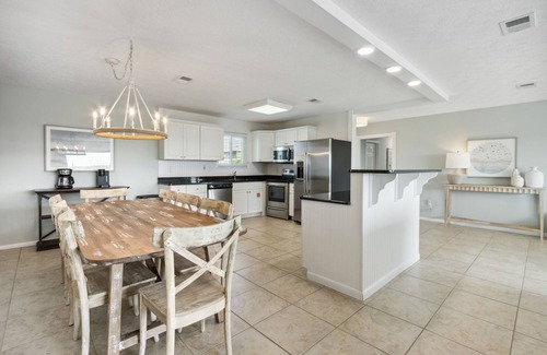 Fernandina Beach Casa | Direct Oceanfront | N Fletcher Beach House | All Rooms Oceanfront | Huge Deck | Bell's Retreat