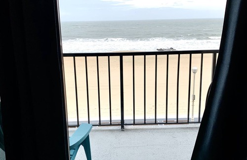 Ocean City Condominio | Direct OceanFront Condo/ on the center of the Boardwalk/ Newly Remodeled w/Pool