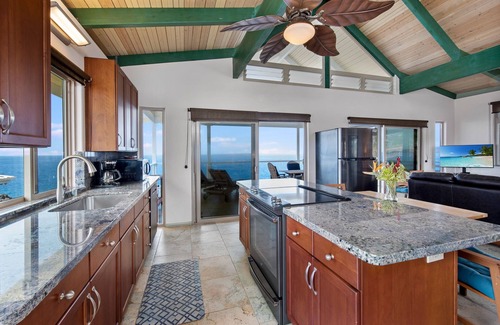 Captain Cook Casa | Frente al mar directo, hogar personalizado, diseño polinesio, ver WHALES-DOLPHINS, tomar el sol