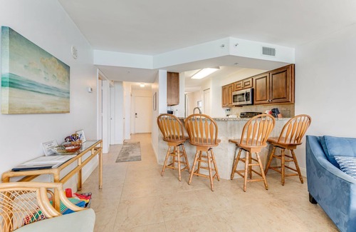 Seawinds Condo Condominio | Direct oceanfront condo with large private balcony, seasonally heated pool, and garage parking