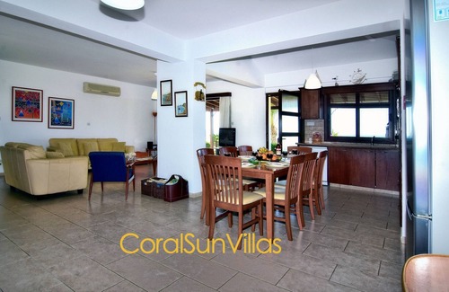 Ayia Marina Chrysochous Villa | Directo a la playa de arena (30 m), Villa impresionante, Vistas excepcionales, Privacidad