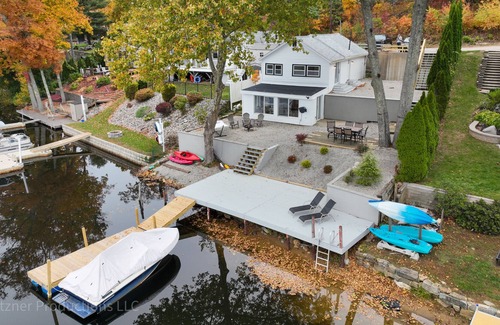 East Haddam Casa | Direct Waterfront Lake Retreat