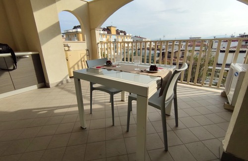 Rivazzurra Apartamento | Directly on Rimini's beach and Europe's most beautiful promenade Regina1