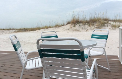 Madeira Beach Casa | Directamente en la playa! Madeira Beach, Casa Privada, Lg. Cubierta