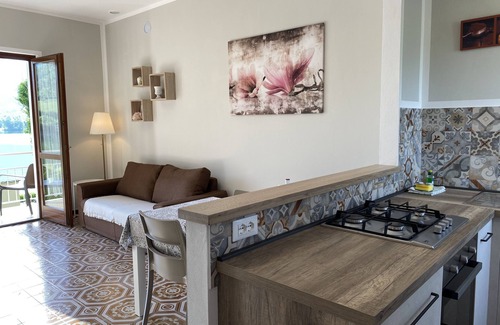 Idro Apartamento | DIRECTAMENTE EN LA PLAYA / LAGO, apartamento para hasta 4 personas, piscina y jardín, Villa Soghetta tipo S4