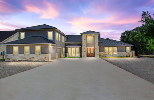 Concan Casa | Directly ON the Frio River, private golf cart/walking path, hot tub, swimming pool, 3 master suites
