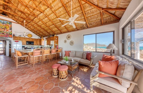 Cabo Pulmo Casa | Directly on the Ocean in Cabo Pulmo with A/C!