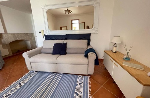 Trani Apartamento | DIRECTLY OVERLOOKING THE HARBOR A FEW METERS FROM THE CATHEDRAL
