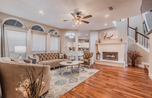 Allen Casa | Discount Included! Stunning, Modern, Spacious Getaway Fits Any Group, 2 Game Rooms, Hot Tub 5 Bedroom Home by Redawning