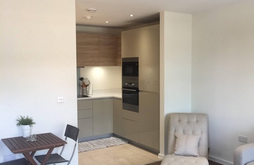 South Acton Apartamento | Apartamento grande y moderno de 1 habitación con balcón y excelentes conexiones de metro a Londres Heathrow
