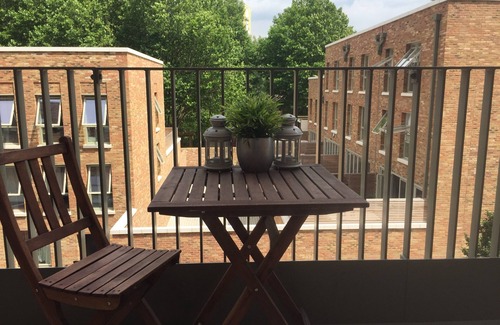 South Acton Apartamento | Apartamento grande y moderno de 1 habitación con balcón y excelentes conexiones de metro a Londres Heathrow
