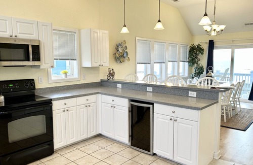 Wind Over Waves Casa | Discounted AMAZING SOUND FRONT HOUSE--on water, pool, hottub, elevator
