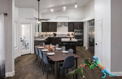 Mesa Casa | Desert Jewel: Luxury Oasis with Pool & Mini-Golf