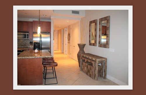 South Padre Island Condominio | Condominio frente al mar con impresionantes vistas a la playa, el océano y la piscina.
