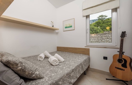 Grizane Cabaña | Discover a cozy vacation home in Grižane, designed for up to four guests.