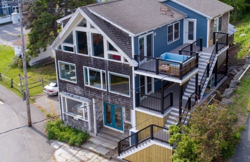 Boothbay Harbor Casa | Un elegante loft en el corazón de la costa de trabajo