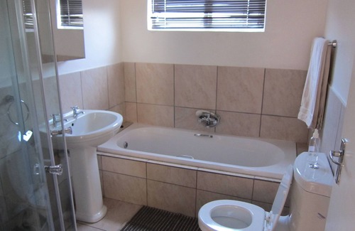 Parow North Apartamento | Discover Cape Town - a Home from home