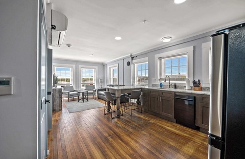Conway Condominio | Discover Conway Trendy Downtown Loft