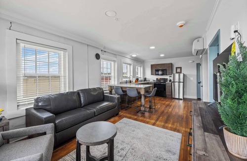 Conway Condominio | Discover Conway Trendy Downtown Loft