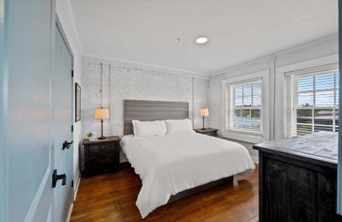 Conway Casa | Discover Conway Trendy Downtown Loft
