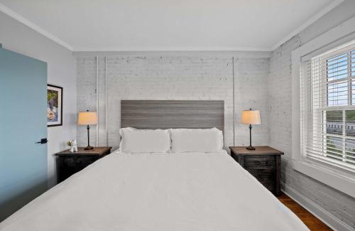 Conway Casa | Discover Conway Trendy Downtown Loft