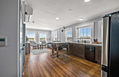 Conway Casa | Discover Conway Trendy Downtown Loft