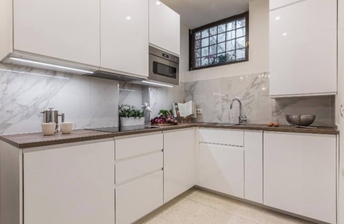 Castello Apartamento | Discover Luxurious 4-Bedroom Apartment Blending Antique Charm with Modern Chic