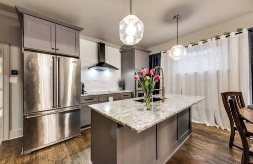 Old East Dallas Condominio | Modern Luxury Residence in Quiet Neighborhood