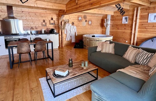 Venizel Chalet De Esquí | Discover our chalets: natural relaxation or luxury & comfort. Your escape aw