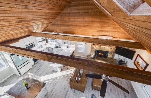 Marietta Cabina | Discover relaxation in Marietta's cozy 3-bedroom cabin near WinStar