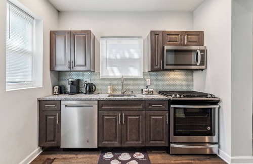 Point Breeze Casa | Discover South Philly, just a quick 4-min drive to UPenn