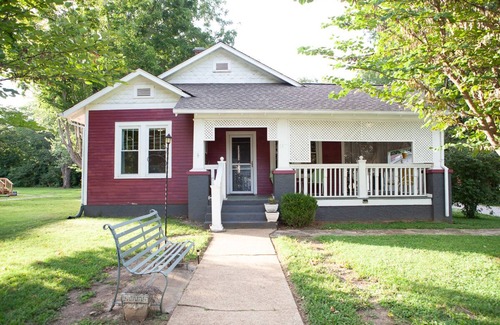 McMinnville Casa | Discover the Beauty of TN from Eclectic Comfort