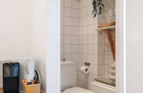 Zoutelande Apartamento | Descubre el encanto de una pequeña habitación elegante junto al mar con vibras de Ibiza, que incluye