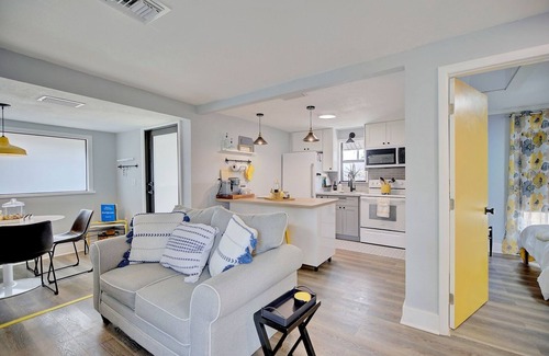 Sebring Cabaña | Discover the charm of "The Sebring Sanctuary", a cozy getaway for relaxation .