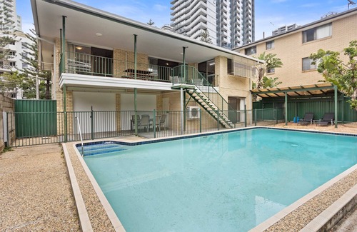 Broadbeach Casa | Discover the perfect retreat for families and pets alike in the heart of Broadbeach.