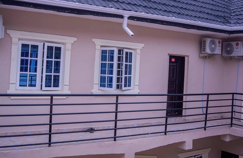 Ibadan Apartamento | Discover the perfect blend of comfort in our stylish 2 bedroom apartments.