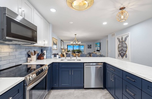 Beachview Country Club Estates Condominio | Discover unparalleled luxury in this newly designed Gulf-front condo on Sanibel Island.
