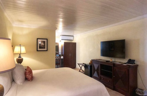 Christiansted Hotel | Discover Vibrant Markets, Dining, Shops, and Sites from This Downtown Escape