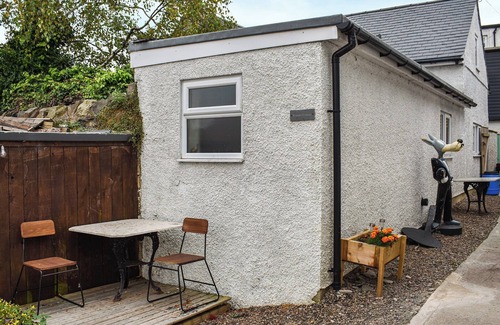 Belford Cabaña | Discover Winnie’s Cottage, a cozy 1-bedroom retreat in Belford, Northumberland.