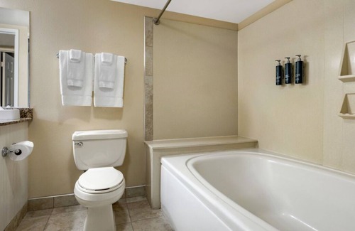Canyon Corridor Complejo | Discover Your Palm Springs Paradise! 3 Suites w/ Balcony and Living Area