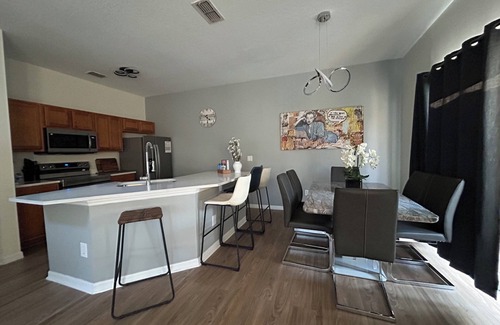Bellavida Casa | Disney 4-bedroom house with pool, 3 baths, fitness room, WiFi, resort amenities