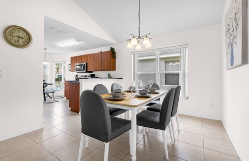 Crystal Cove Casa | Glamorous House in DISNEY AREA Heated Private Pool