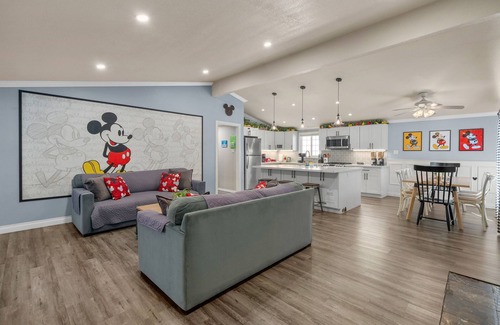 Anaheim Resort Casa | Disney Escape: Heated Pool, Arcade, Karaoke, and More!