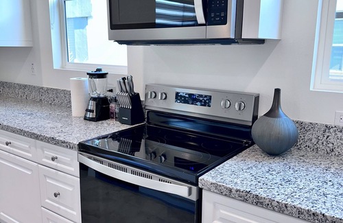 Santa Ana Casa | Disney Getaway - Cozy & Spacious 4BD townhome!