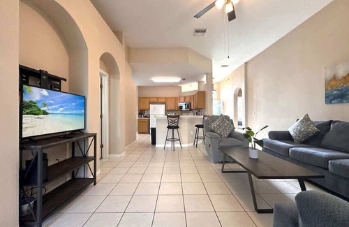 Haines City Casa | Disney Hideaway Villa Sleeps 9, 4Bd Home with Pool