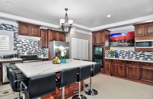 Fountain Valley Casa | Disney/Huntington Beach New Luxury Guesthouse