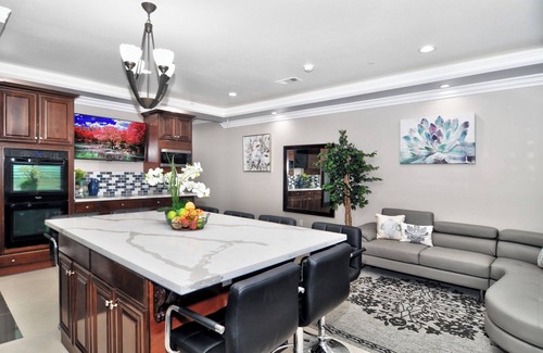 Fountain Valley Casa | Disney/Huntington Beach New Luxury Guesthouse