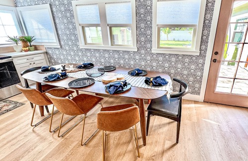 Henninger Park Casa | Disneyland 12m! Themed Decor, Pool, Fire Pit, BBQ, Game Room & EV Charger