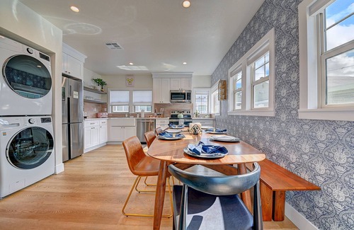 Henninger Park Casa | Disneyland 12m! Themed Decor, Pool, Fire Pit, BBQ, Game Room & EV Charger